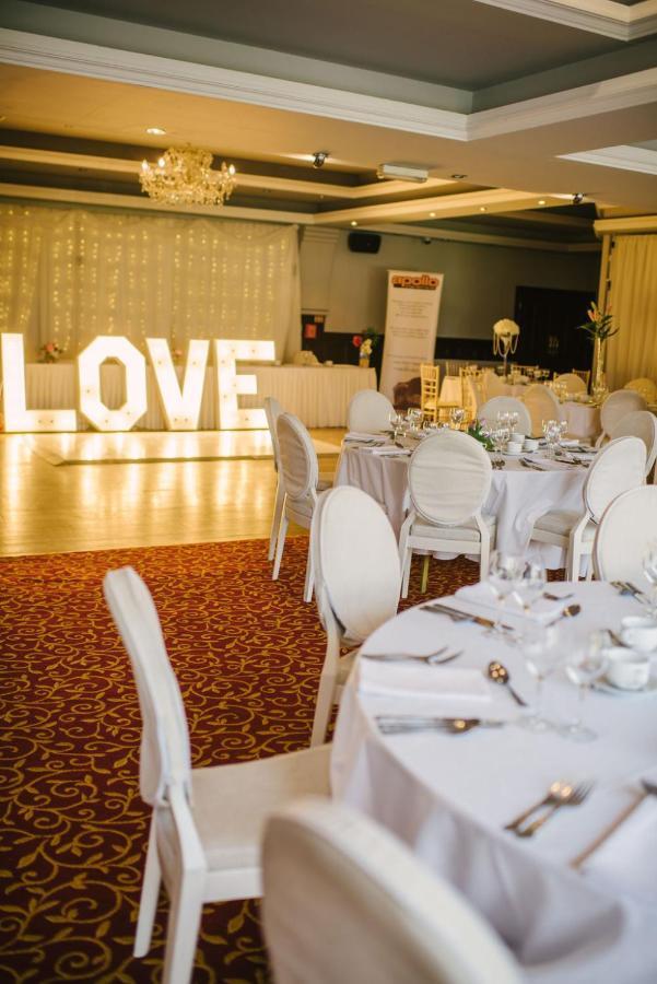 O'Neill Arms Hotel Toome Exterior foto